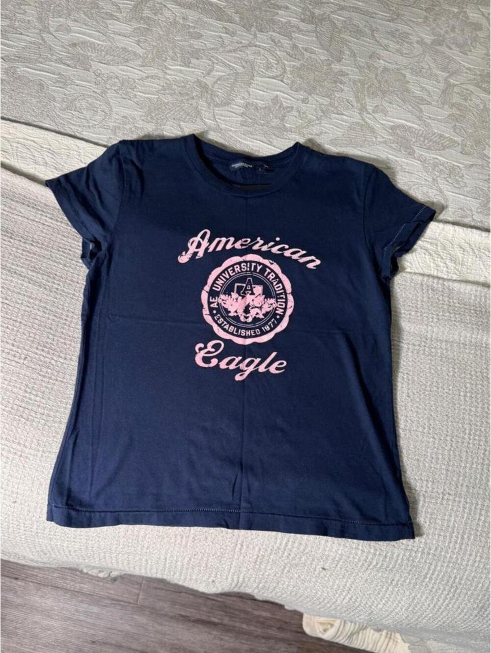 y2k american eagle outfitters navy blue & pink baby tee